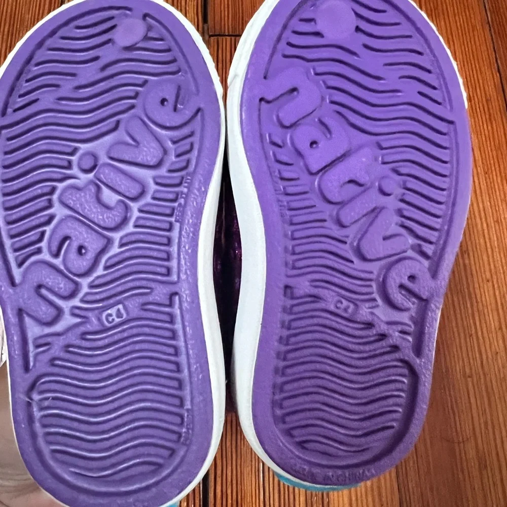 Native‎ toddler Jefferson glitter sneaker 4c